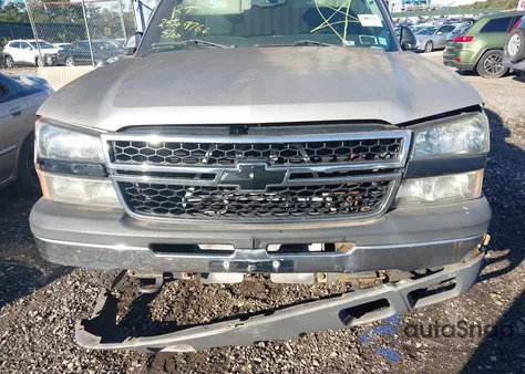 2004 Chevrolet Silverado 1500 Ls z USA, uszkodzony, nr VIN 1GCEK19T54E314223